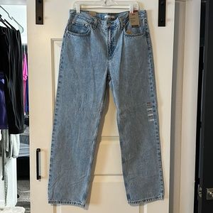 NWT Levi’s low pro high waisted jeans